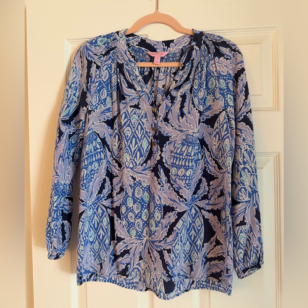 Lilly Pulitzer silk Elsa blouse in coconut safari pineapple print xs